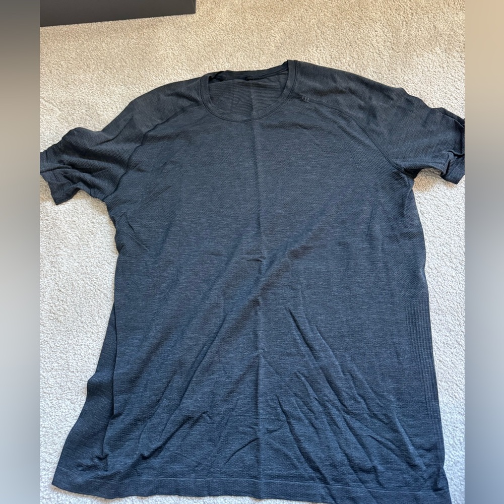 Lululemon XL workout shirt